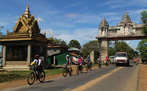 Fietsend door Cambodja