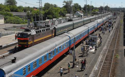 Even de benen strekken tijdens de Transsiberië Express