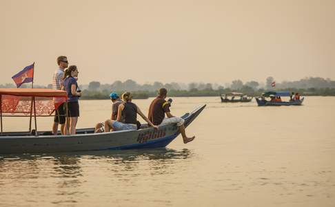 Vanuit Kratie kunt u een boottocht maken om de zeldzame Irrawaddy dolfijn te spotten.