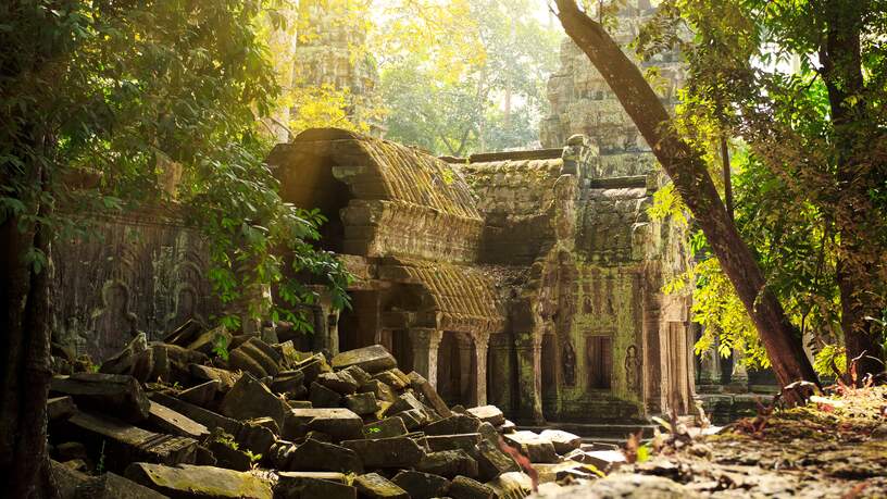 De prachtige jungle tempel Ta Phrom in het Angkor gebied