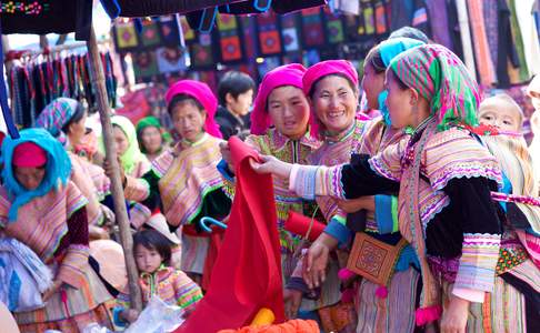 De grote markt van Bac Ha op zondag