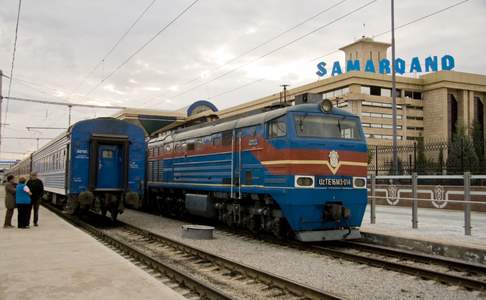 Registan Express op station Samarkand